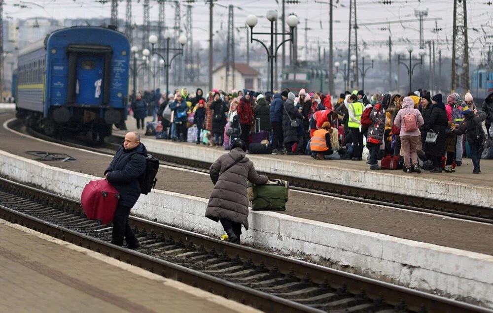 Savaştan kaçış: Tren istasyonlarında büyük yoğunluk!