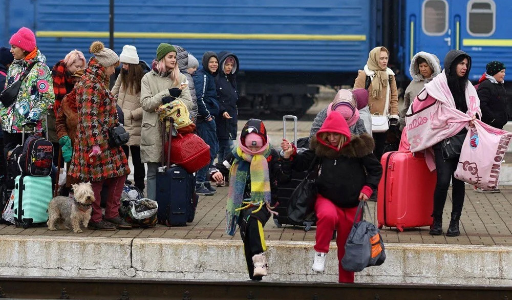 Savaştan kaçış: Tren istasyonlarında büyük yoğunluk!