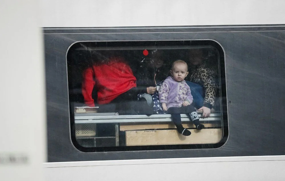 Savaştan kaçış: Tren istasyonlarında büyük yoğunluk!