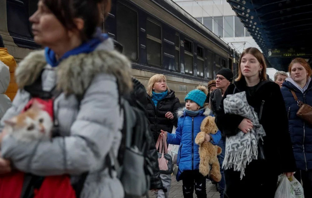 Savaştan kaçış: Tren istasyonlarında büyük yoğunluk!