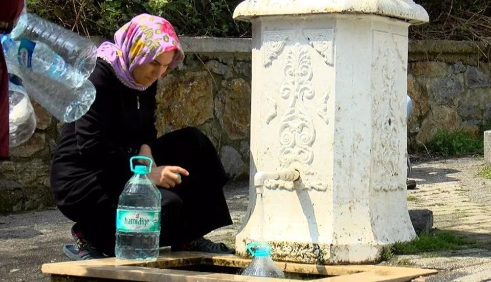 Damacana 30 lira olunca vatandaş çeşmeye koştu!