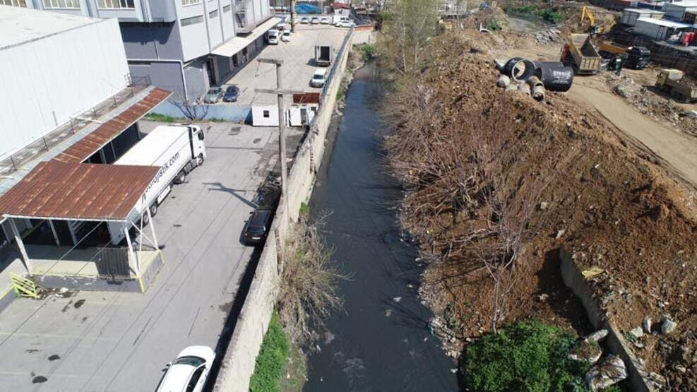 Marmara Denizi'ne akıyor: Tedirgin eden görüntü! 