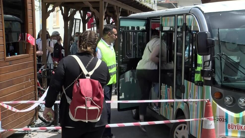 Büyükada'da kuyruk: Bir yıldır bugünü bekledik!