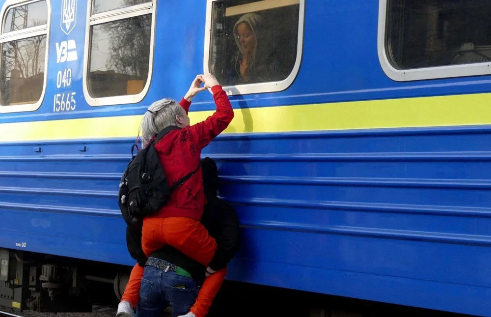 Tren istasyonuna akın ettiler: Odessa'dan kaçış!