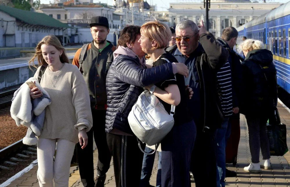 Tren istasyonuna akın ettiler: Odessa'dan kaçış!