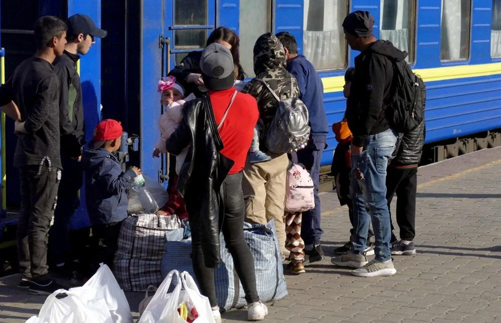 Tren istasyonuna akın ettiler: Odessa'dan kaçış!