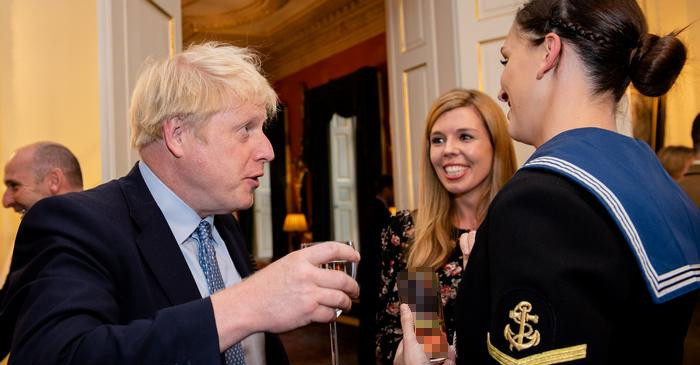 Parti skandalı: Boris Johnson'ın fotoğrafları basına sızdı!