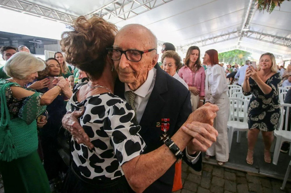 En uzun kariyer rekoru: 84 yıl aynı şirkette çalışıyor!