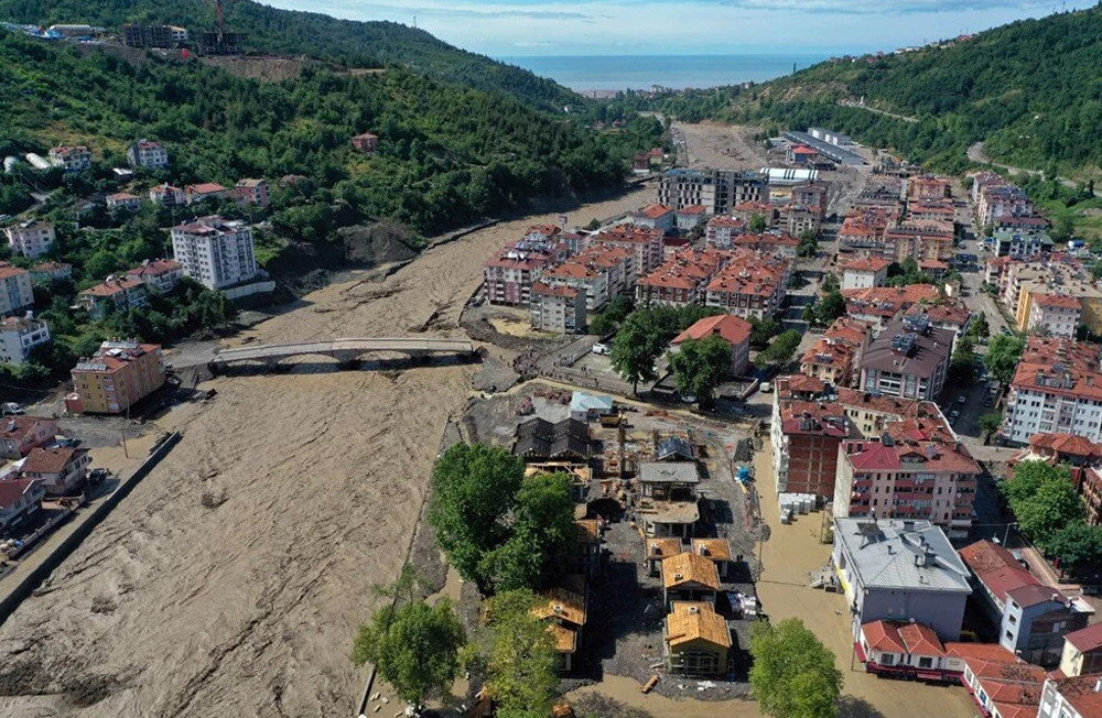 Sel felaketi havadan görüntülendi!