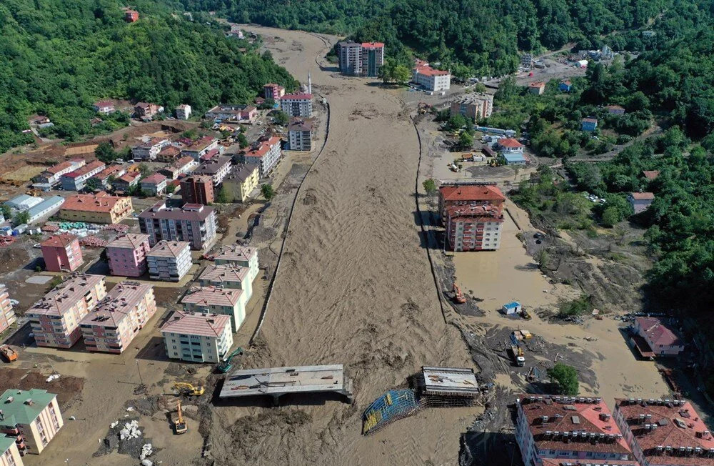 Sel felaketi havadan görüntülendi!