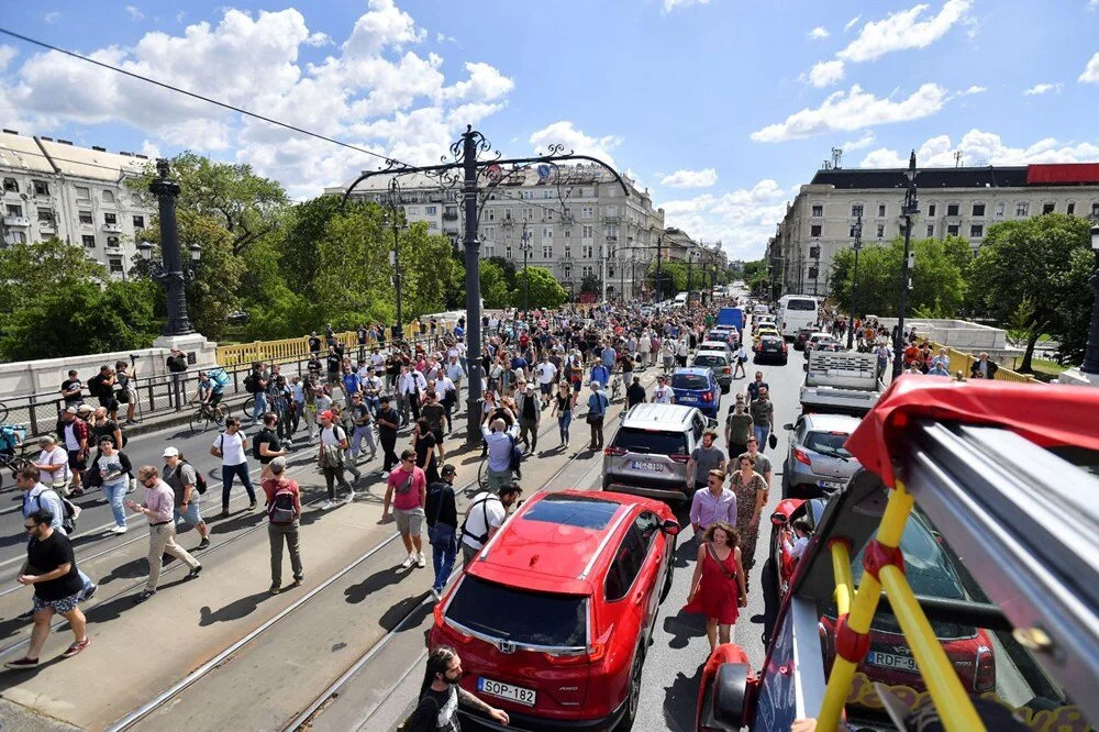 Vergi artışı eylemi: Protestocular köprü kapattı!