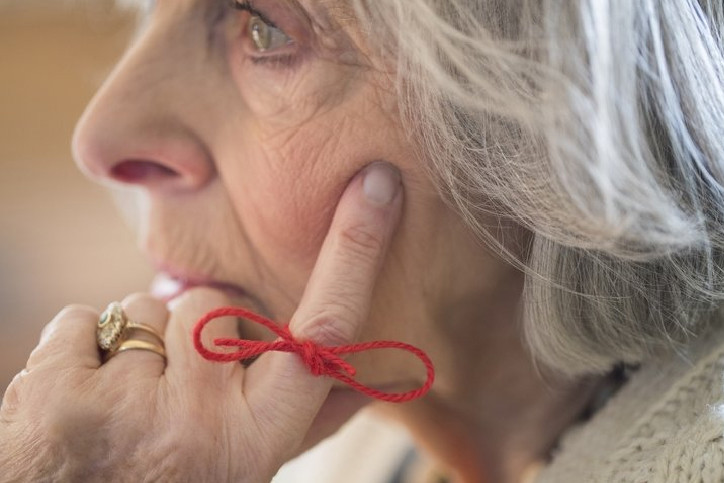 Alzheimer'ın ilk işareti tuvalette ortaya çıkabilir: Şaşırtıcı semptom!