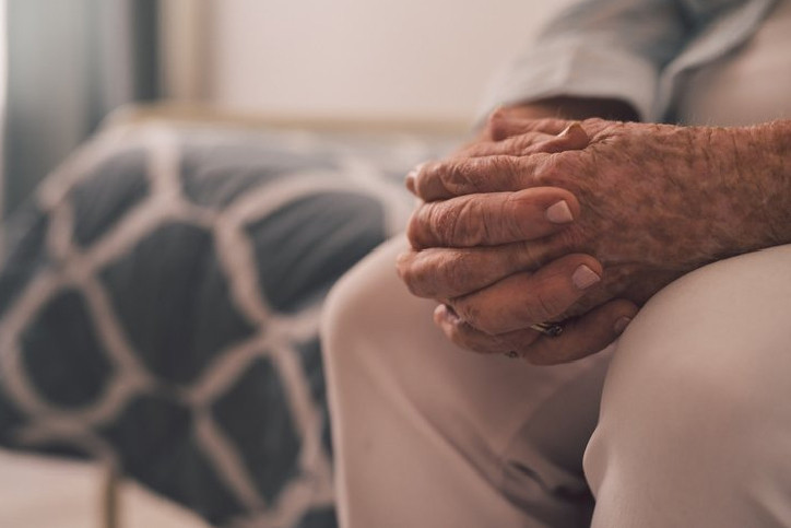 Alzheimer'ın ilk işareti tuvalette ortaya çıkabilir: Şaşırtıcı semptom!