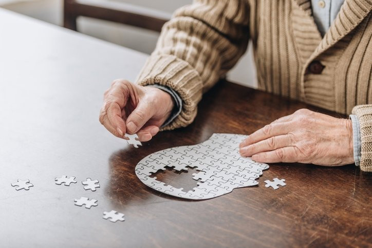 Alzheimer'ın ilk işareti tuvalette ortaya çıkabilir: Şaşırtıcı semptom!