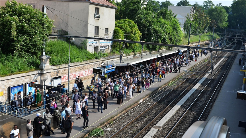 Avrupa'da grev dalgası yayılıyor