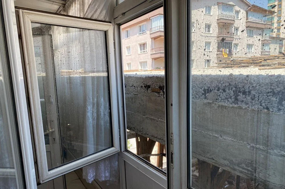 Görüntüler Ankara'dan: Apartman duvarı manzaralı balkonlar!