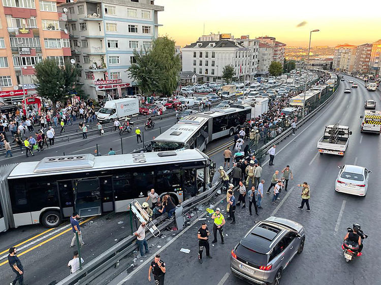 İmamoğlu gece yarısı özür diledi!