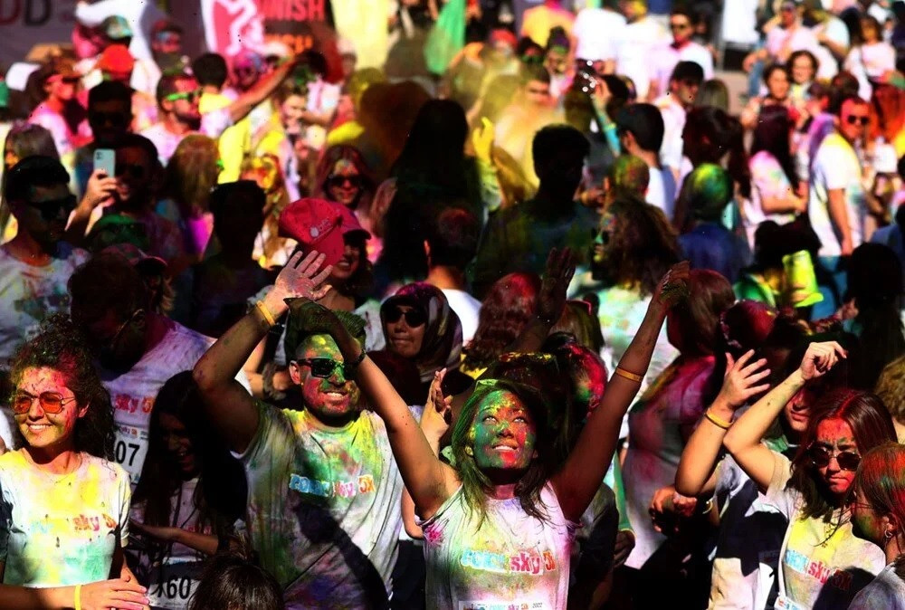 Ankara'da binler, Color Sky 5K Renkli Koşu Festivali için koştu