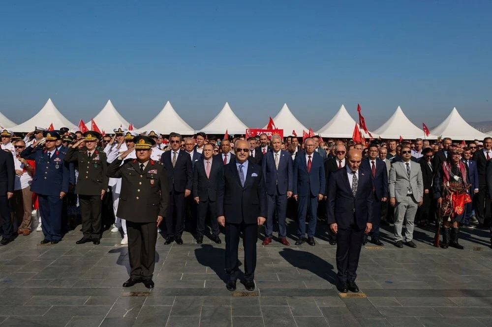 İzmir'de 100. yıl coşkusu yaşanıyor! 