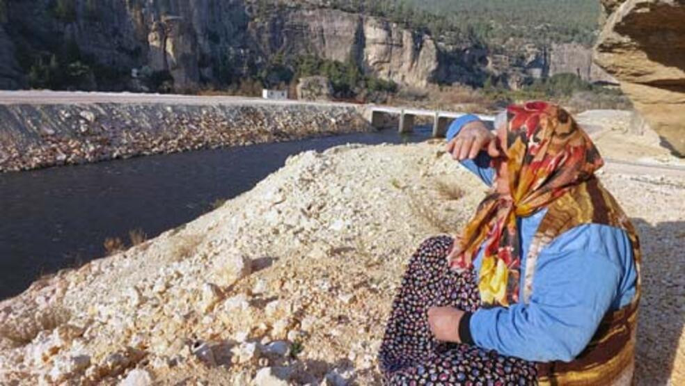 Kuş cenneti kabusu yaşıyor: Simsiyah!