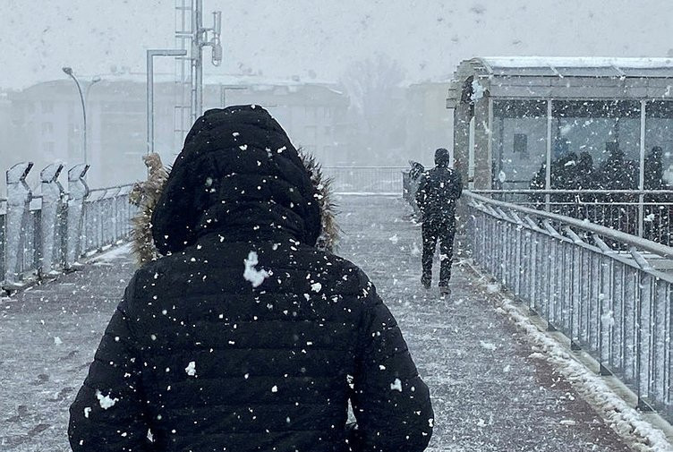 16 ilde etkili olacak: Beklenen kar yağışı geliyor!