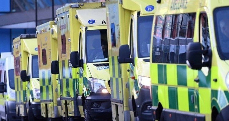 İngiltere'de skandal: Ambulans 16 saat gelmeyince hasta öldü!