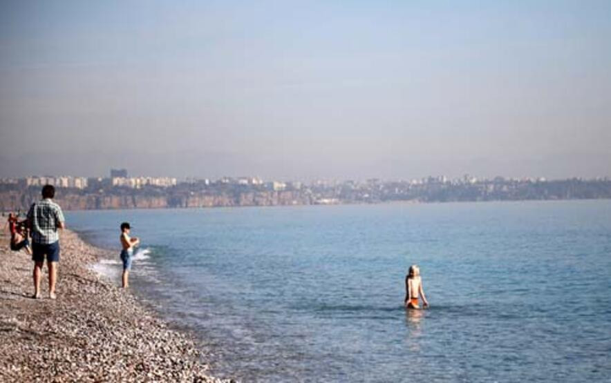 Fotoğraflar bugün çekildi: Ocak ayında deniz keyfi!