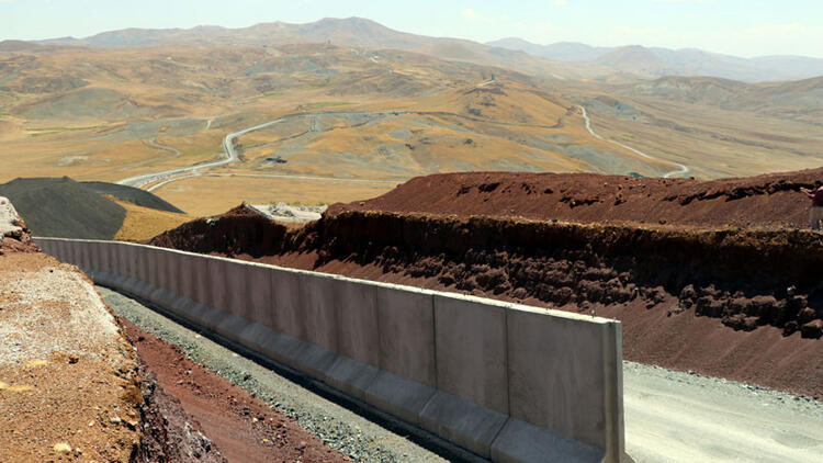 Hendekler, kuleler, yüzlerce personel... İşte beton sınır!