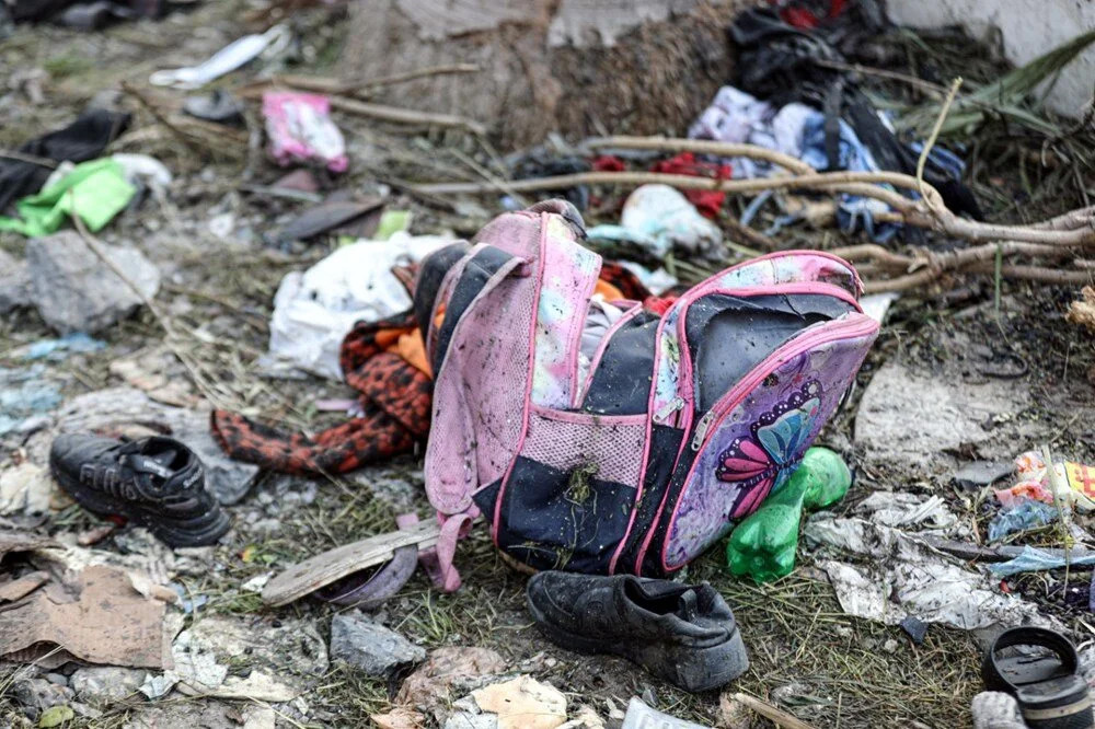 İsrail'in vurduğu hastaneden dehşet verici görüntüler!