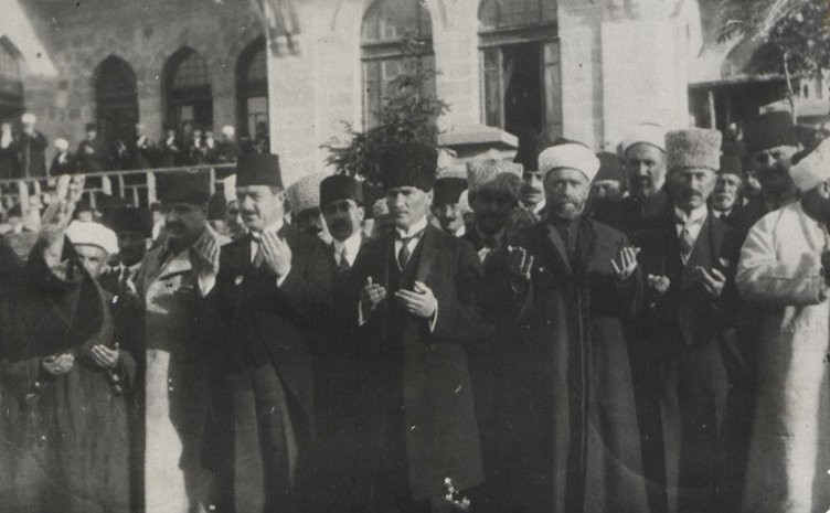 Mustafa Kemal Atatürk'ün portresi: İşte Ata'nın gençlere son selamı...