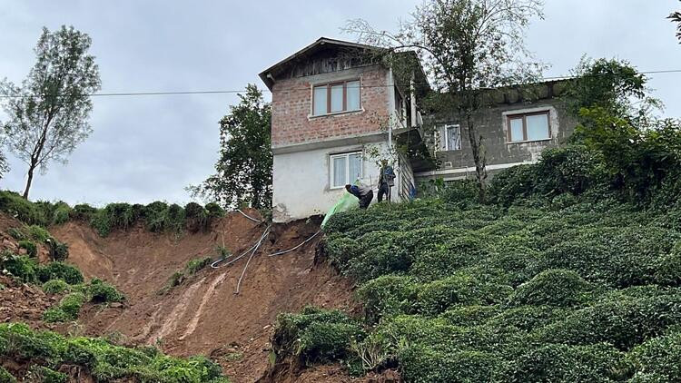 Doğu Karadeniz'de sağanak hayatı felç etti!