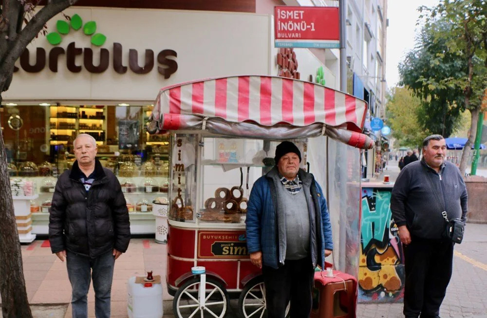 Atatürk'ü anmanın derin hüznü: Saat 09.05’te hayat durdu!