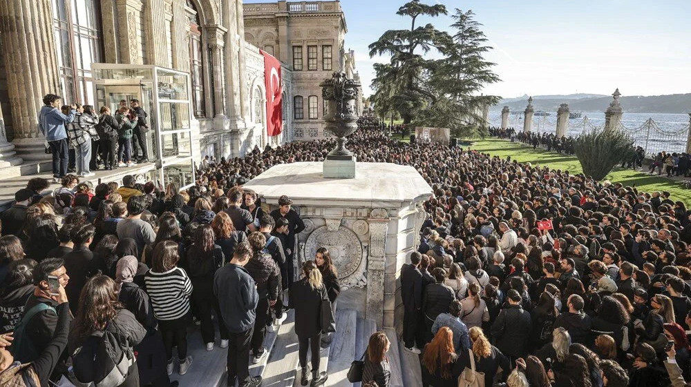 Atatürk'ü anmanın derin hüznü: Saat 09.05’te hayat durdu!