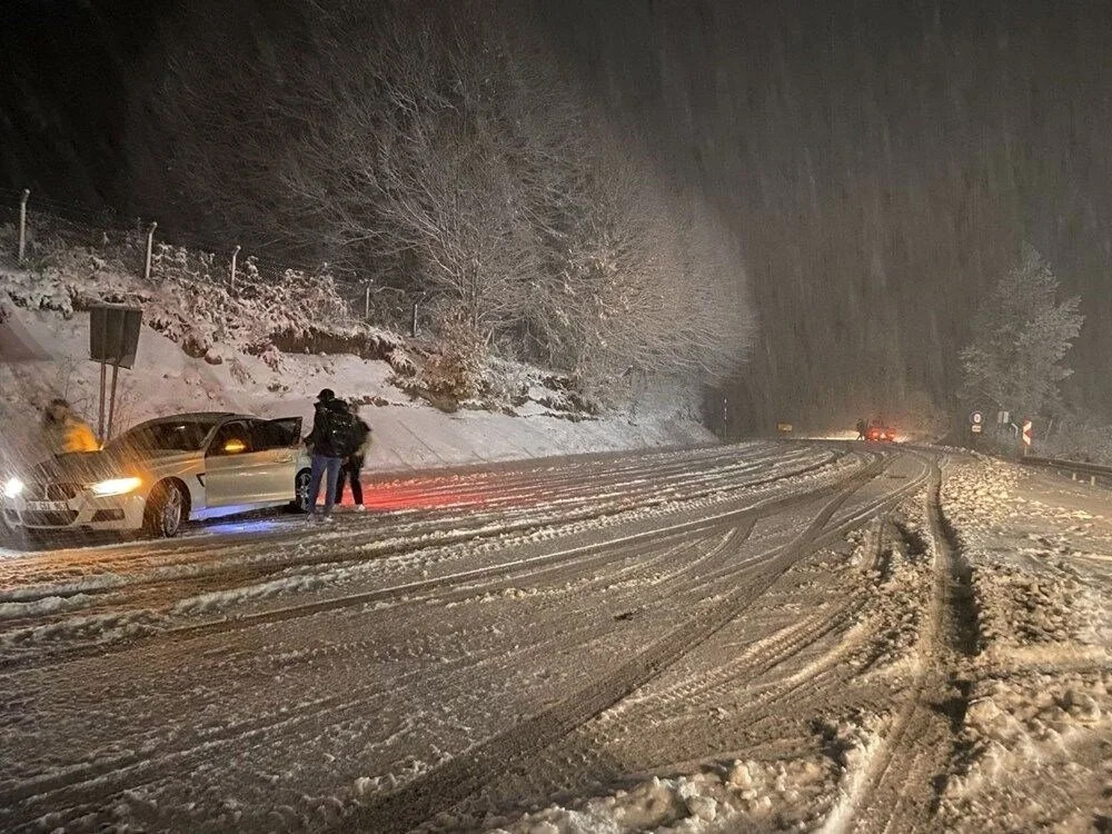 64 il için sarı ve turuncu kod: Yağmur, kar ve fırtına geliyor!