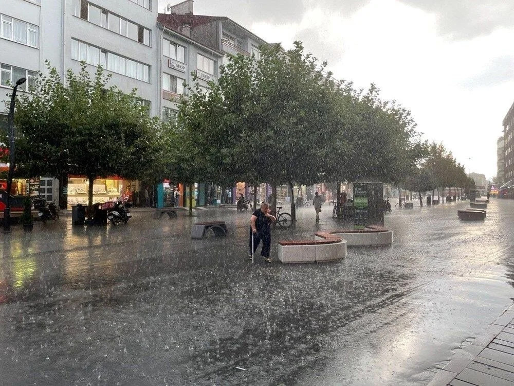 64 il için sarı ve turuncu kod: Yağmur, kar ve fırtına geliyor!