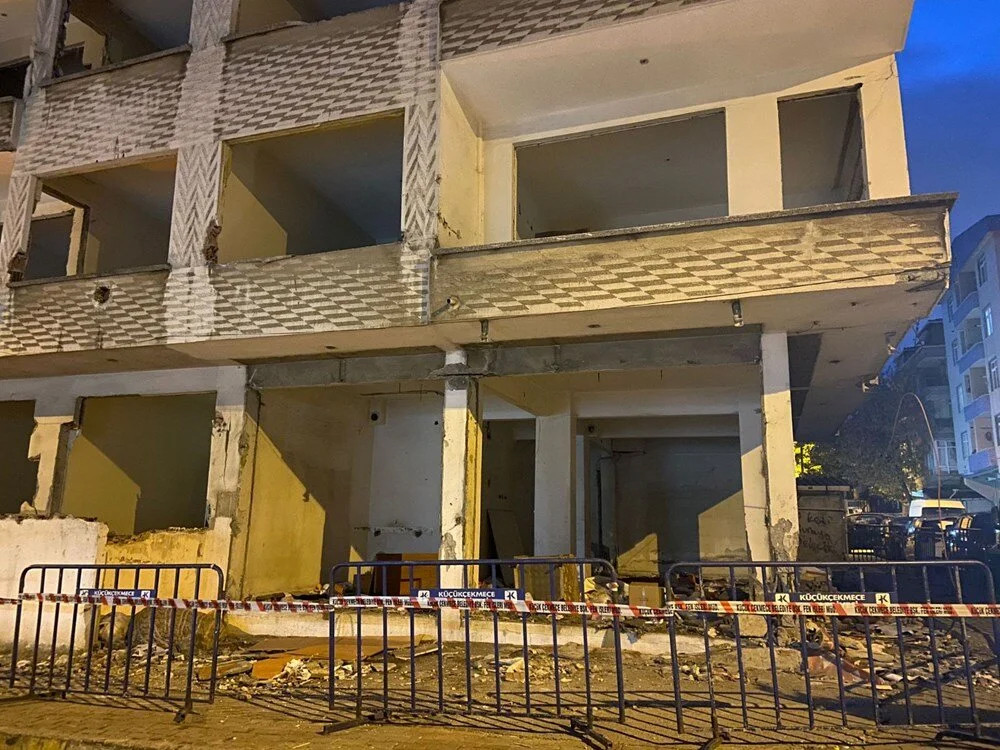 İstanbul'da korku saçan apartman: Belediye harekete geçti!