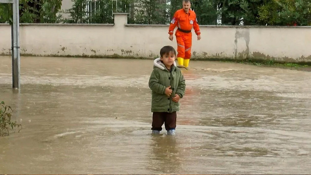 İstanbul'u kuvvetli sağanak ve fırtına vurdu!