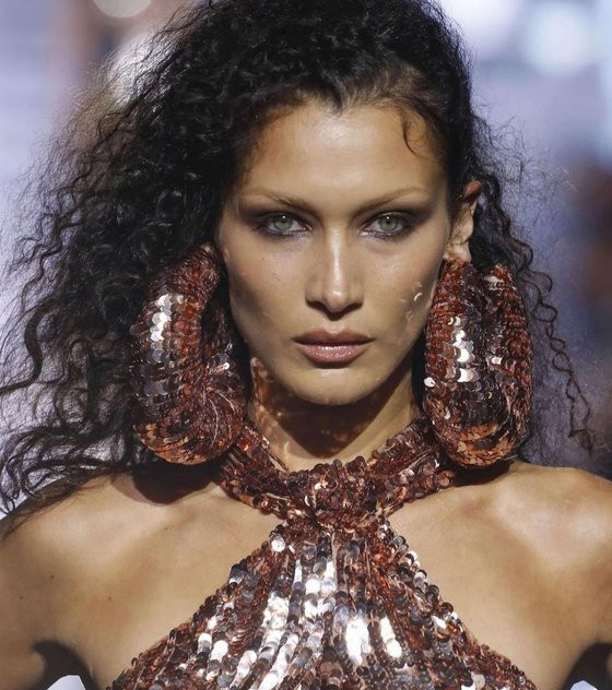 Bella Hadid yerine İsrailli modelle anlaştı: Fransız markadan ambargo!