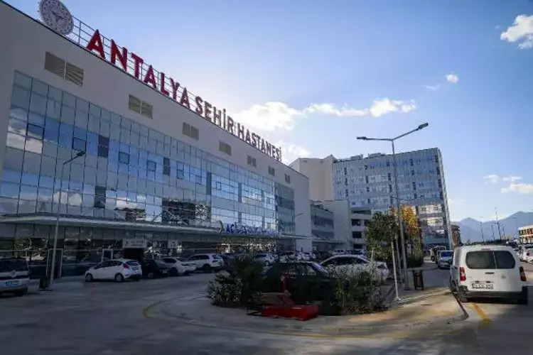 Antalya’nın tek şehir hastanesi, deprem anında esneyebilecek!