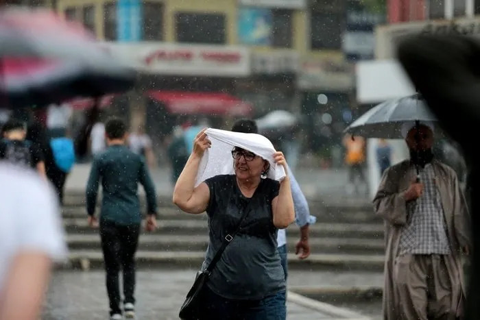 İzmir'i bulut tabakası kapladı!