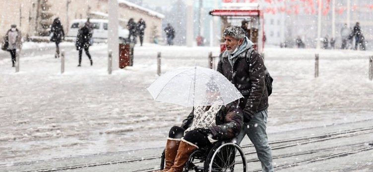 İstanbul'a yeni kar uyarısı: Bu tarihe dikkat!