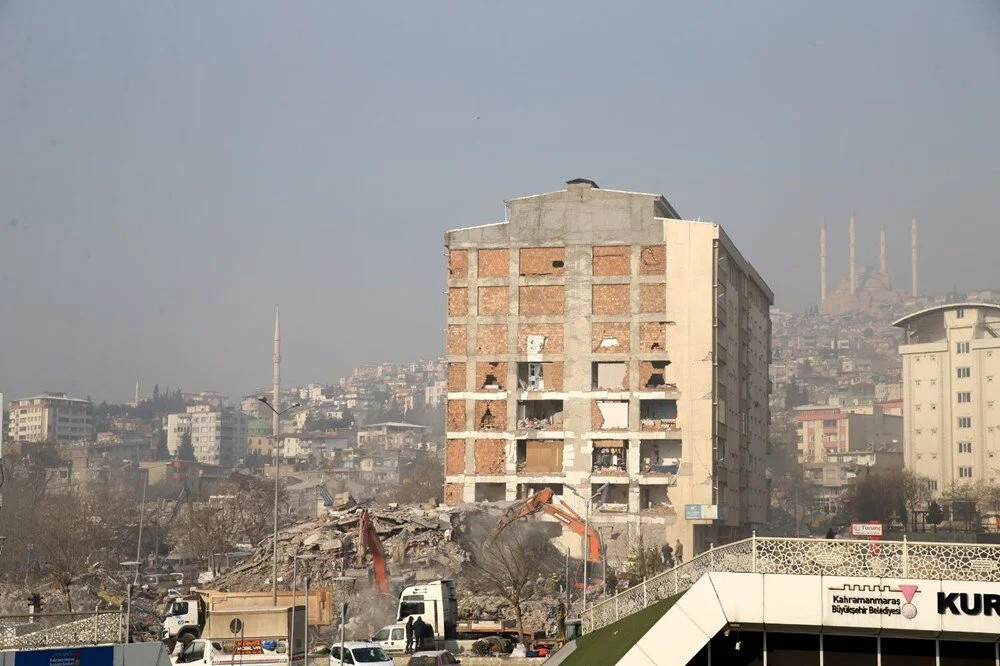 Daha büyük bir deprem olacak mı? Uzmanlardan uyarı geldi!