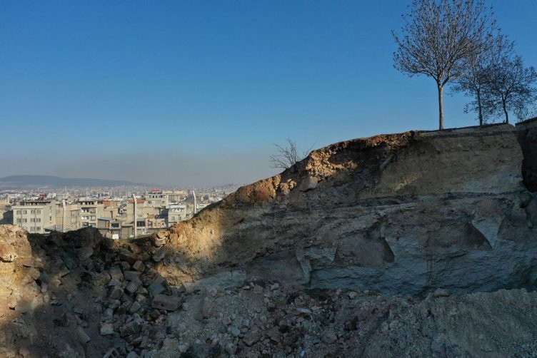 İşte depremin şiddetini gözler önüne seren görüntüler...