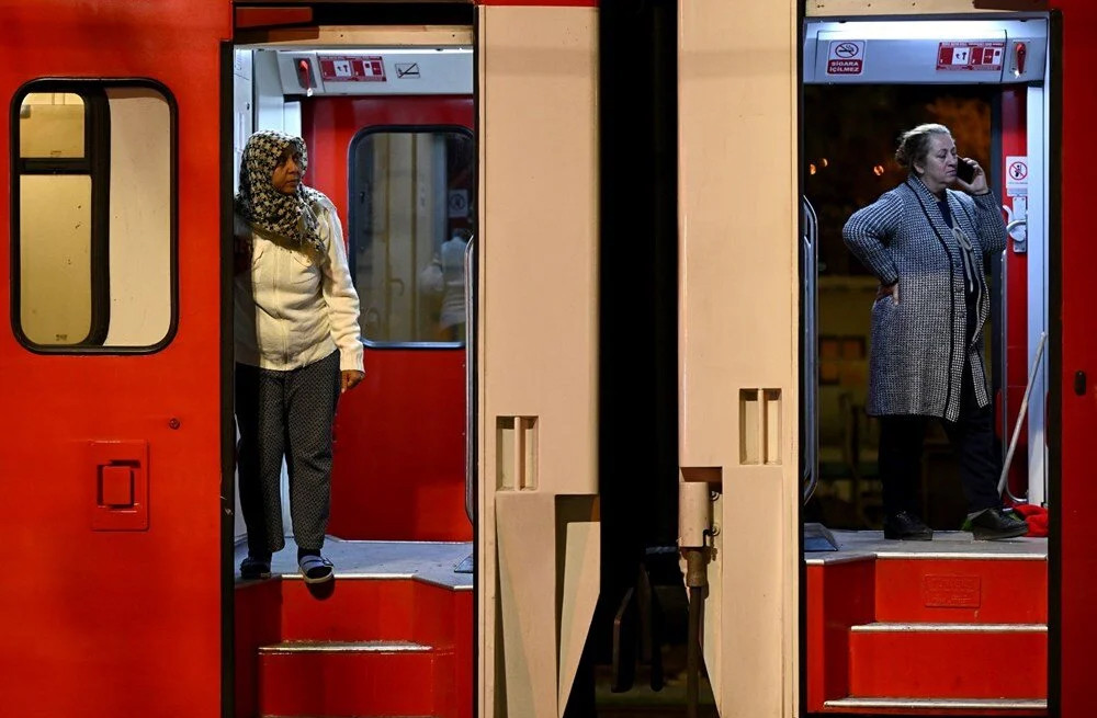 İki tren depremzedelere ev oldu: Aile gibi olduk!