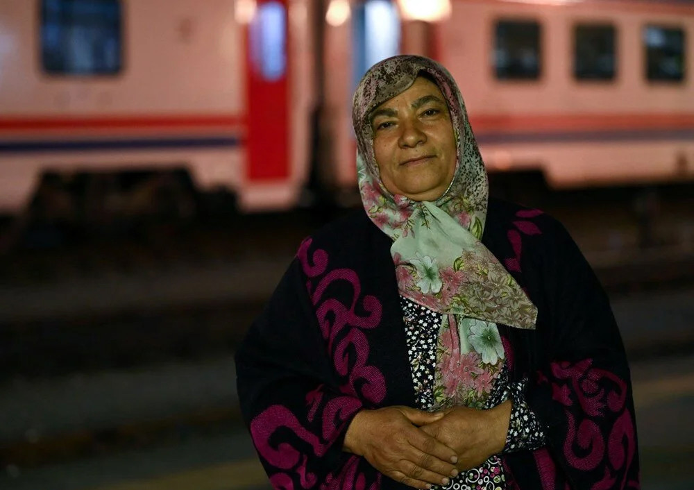 İki tren depremzedelere ev oldu: Aile gibi olduk!