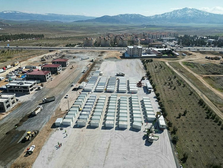 Deprem bölgesinde konteyner kent seferberliği!