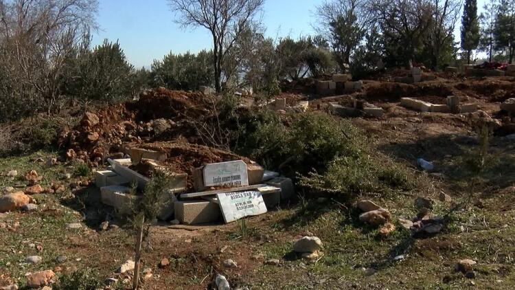 Deprem, köyü ikiye böldü!