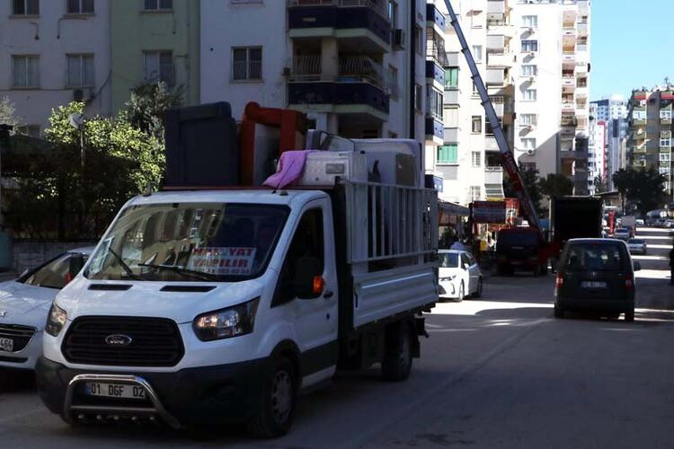 Yıkılan binası için 'Mukadderat' demişti: Diğer binası da ağır hasarlı!