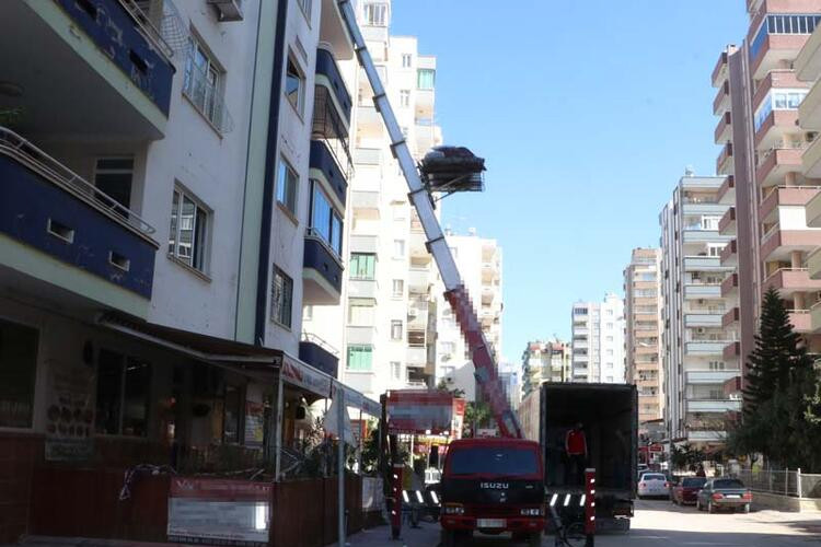 Yıkılan binası için 'Mukadderat' demişti: Diğer binası da ağır hasarlı!