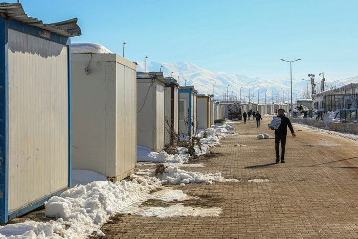 Depremi fırsata çevirdiler: Konteyner vurgunu!